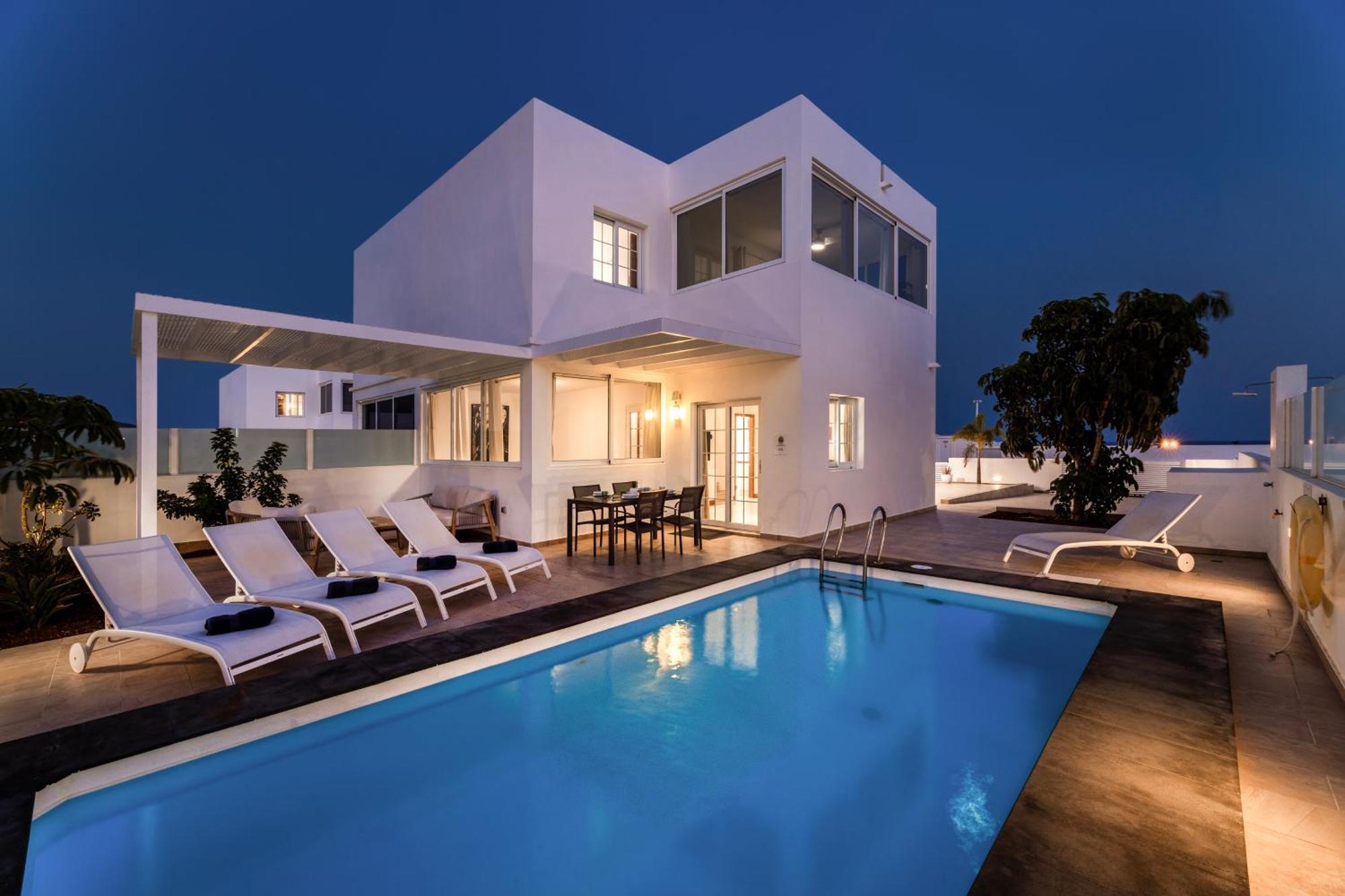 Villa Atlantica - Heated Pool In Playa Blanca ภายนอก รูปภาพ